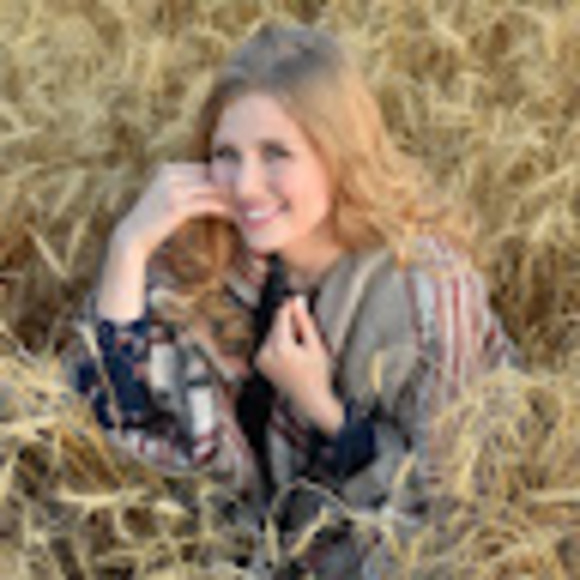 Meet your Posher, Annika - Picture 1 of 1